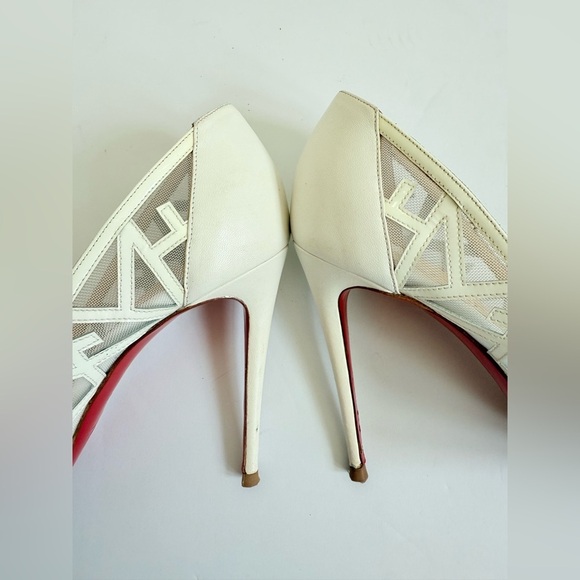 Christian Louboutin White Patent leather Tititata Mesh pointed toe pumps EU 39.5 - Picture 10 of 11